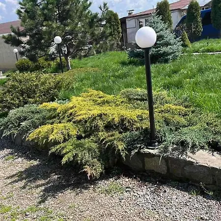 Будинок З Терасою Біля Фонтанів Uman Exterior photo