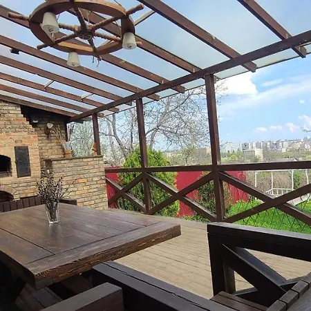 Будинок З Терасою Біля Фонтанів Uman Exterior photo