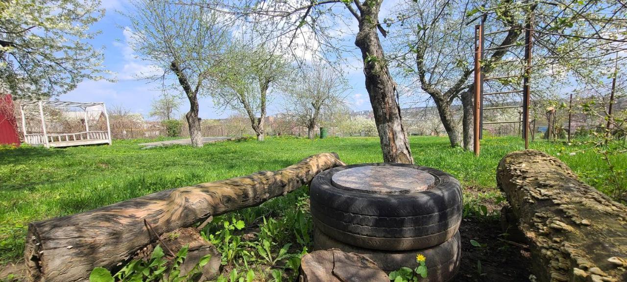 будинок з терасою біля фонтанів * Uman