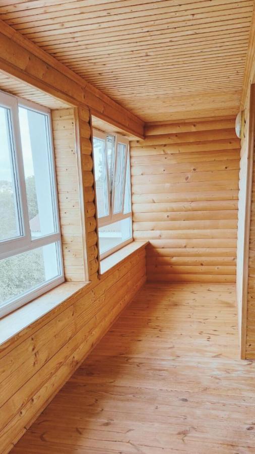 будинок з терасою біля фонтанів Apartment Uman