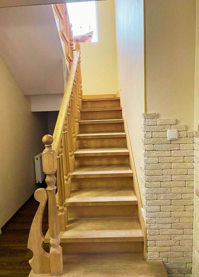 будинок з терасою біля фонтанів Apartment Uman